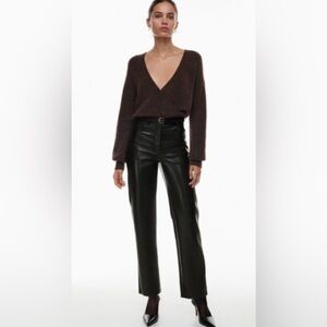 BNWT Aritizia Wilfred Melina high rise straight leg faux leather Jeans.